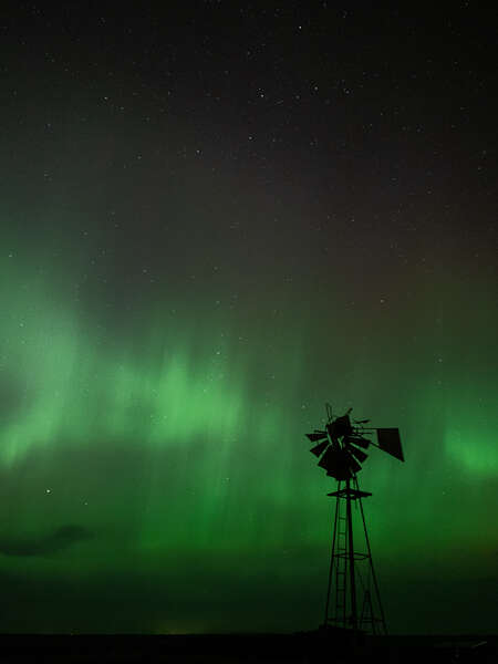 aurora_in_the_prairie_sky