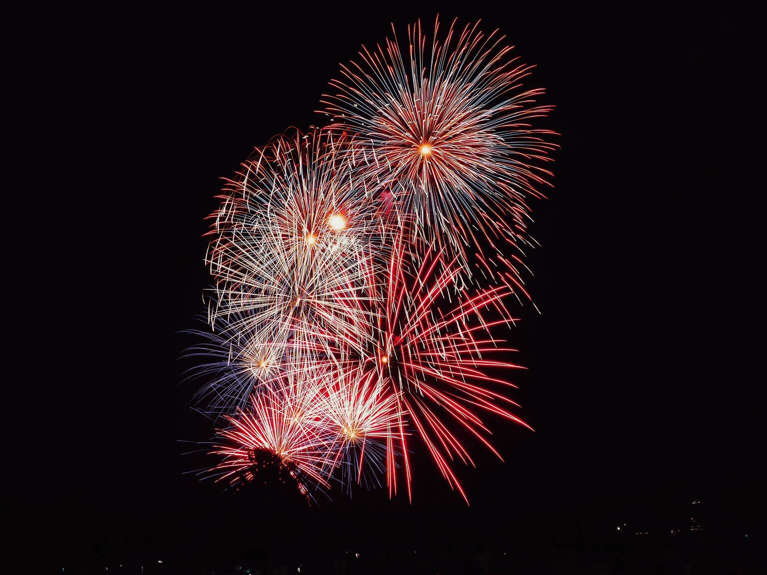 CAPTURE BRILLIANT FIREWORKS PHOTOS | OM SYSTEM